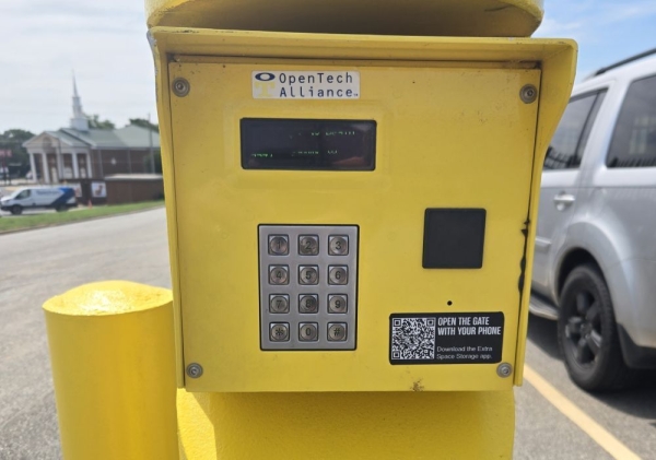 Facility photo: //images.sparefoot.com/medium/2321756a2018bf080d9.jpg