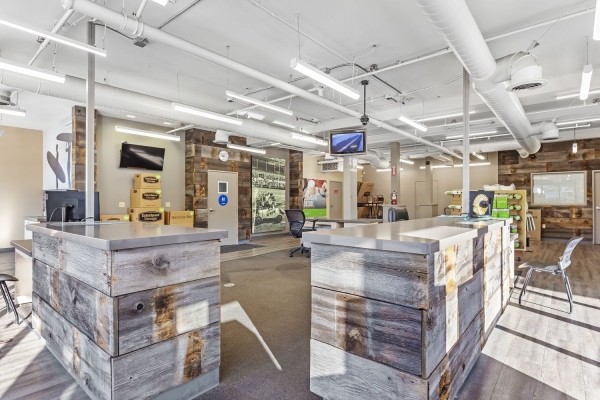 Facility photo: //images.sparefoot.com/medium/2321816994328b38ace.jpg