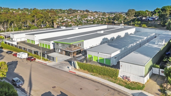 Facility photo: //images.sparefoot.com/medium/2321816994328e3bb4f.jpg