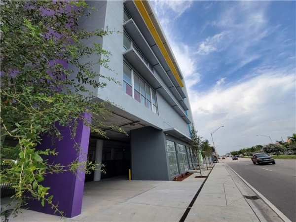 Storage Units at Extra Space Storage - 7779 - Miami - 27th Ave - 120 Northwest 27Th Avenue