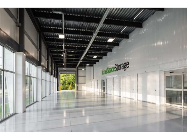 Facility photo: //images.sparefoot.com/medium/23222264e011dbb7e94.jpg
