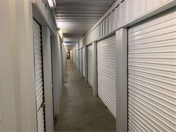 Facility photo: //images.sparefoot.com/medium/2322316994323a6b008.jpg