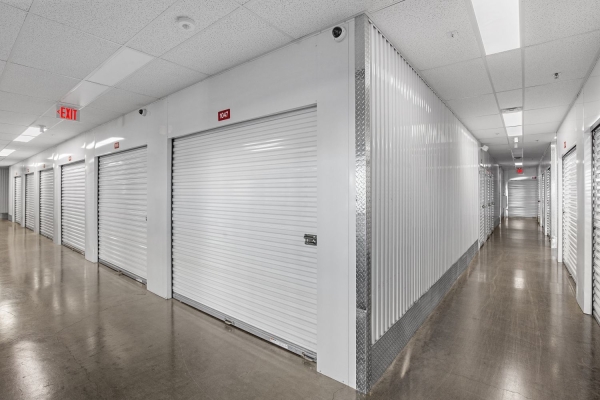 Facility photo: //images.sparefoot.com/medium/2322466994323843614.jpg