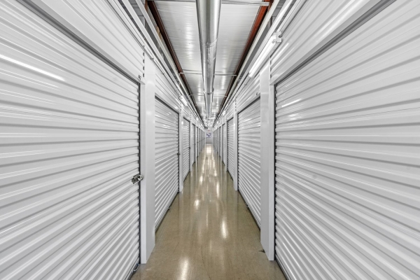 Facility photo: //images.sparefoot.com/medium/2322516994324c4957e.jpg