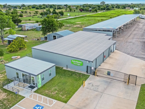 Facility photo: //images.sparefoot.com/medium/2322516994324d47f1d.jpg