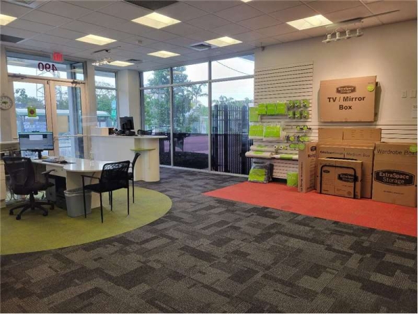 Facility photo: //images.sparefoot.com/medium/23225664e013232d692.jpg