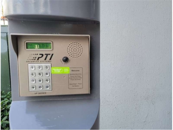 Facility photo: //images.sparefoot.com/medium/23225664e0132620c8b.jpg