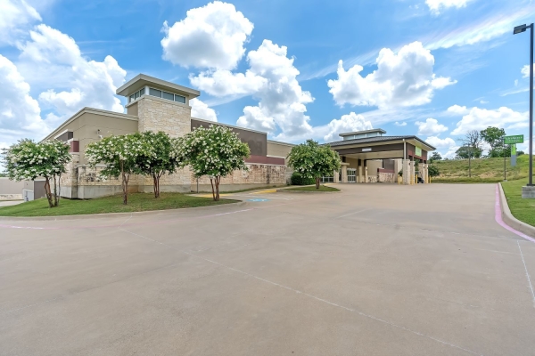 Facility photo: //images.sparefoot.com/medium/232260699431e2e98a7.jpg