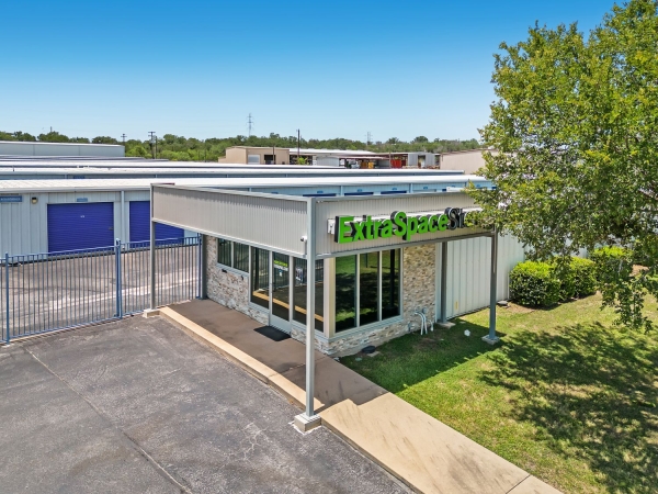 Facility photo: //images.sparefoot.com/medium/2322616994321418880.jpg