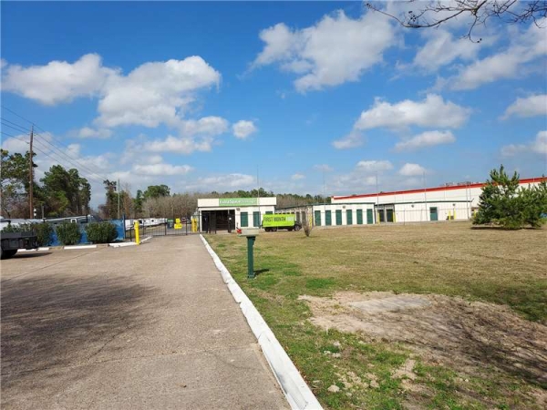 Storage Units at Extra Space Storage - 7866 - Kingwood - 401 Northpark Dr - 401 Northpark Drive
