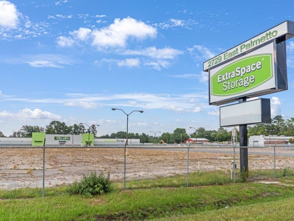 Facility photo: //images.sparefoot.com/medium/23227969027e28d9d95.jpg