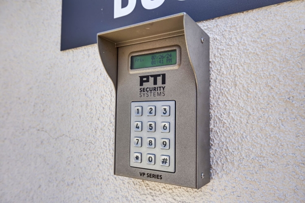 Facility photo: //images.sparefoot.com/medium/23229669943246168d6.jpg