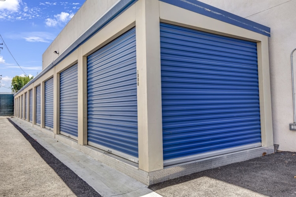 Facility photo: //images.sparefoot.com/medium/23229669943247b186c.jpg