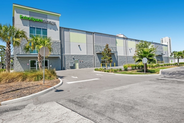 Facility photo: //images.sparefoot.com/medium/232297699432c645ccd.jpg