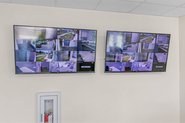 Facility photo: //images.sparefoot.com/medium/232297699432cc32be5.jpg