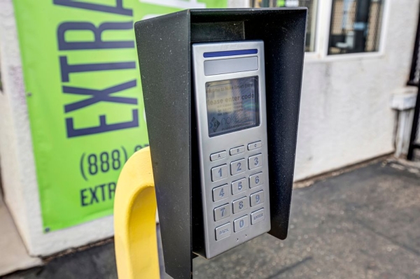 Facility photo: //images.sparefoot.com/medium/2323046994324439759.jpg