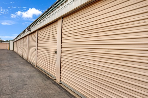 Facility photo: //images.sparefoot.com/medium/2323046994324611f29.jpg