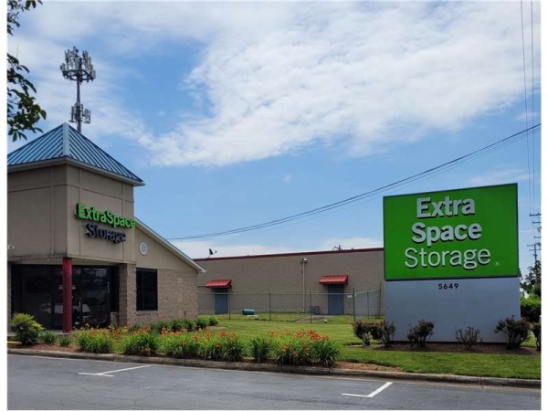 Storage Units at Extra Space Storage - 7966 - Charlotte - 5649 South Blvd - 5649 South Boulevard