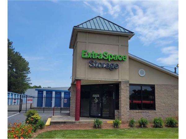 Storage Units at Extra Space Storage - 7966 - Charlotte - 5649 South Blvd - 5649 South Boulevard