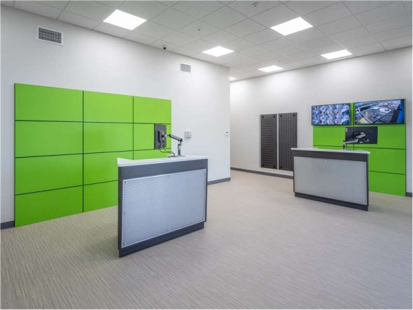 Facility photo: //images.sparefoot.com/medium/2323186994320c363bc.jpg