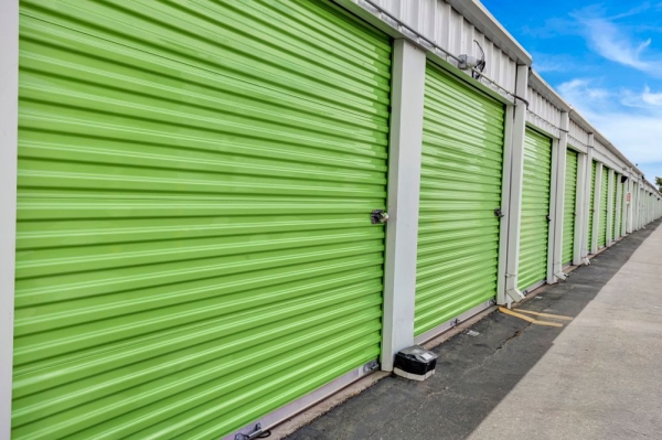 Facility photo: //images.sparefoot.com/medium/232320699432d17d68c.jpg