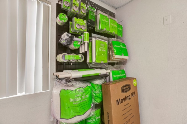 Facility photo: //images.sparefoot.com/medium/232320699432d255c51.jpg