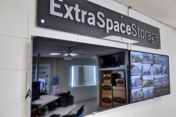 Facility photo: //images.sparefoot.com/medium/232320699432d441383.jpg