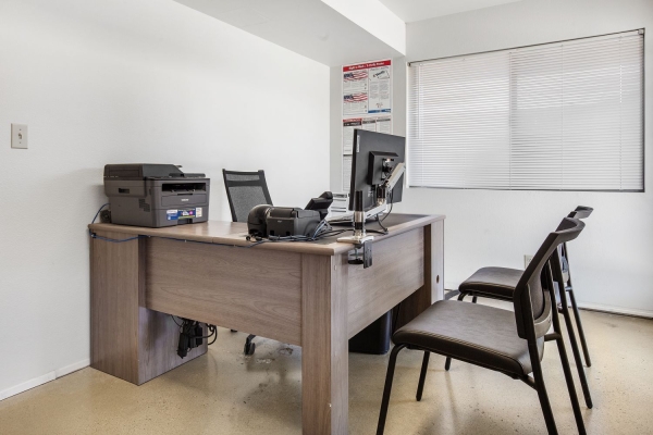 Facility photo: //images.sparefoot.com/medium/23233169943293ce59d.jpg