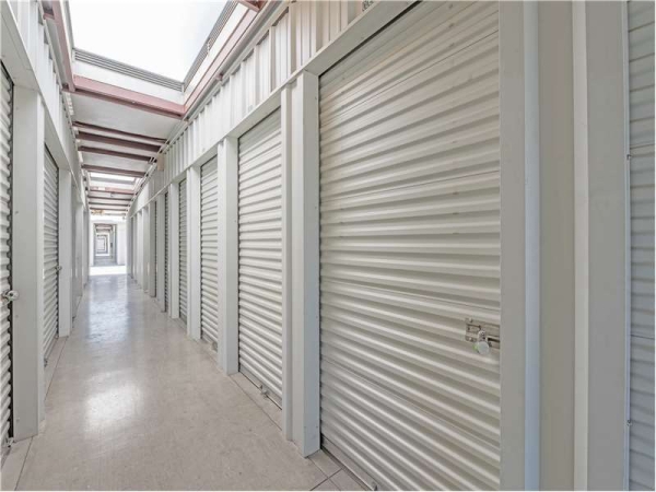 Facility photo: //images.sparefoot.com/medium/232347699432e19b0ff.jpg