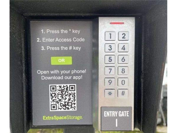 Facility photo: //images.sparefoot.com/medium/2323496994329437b98.jpg