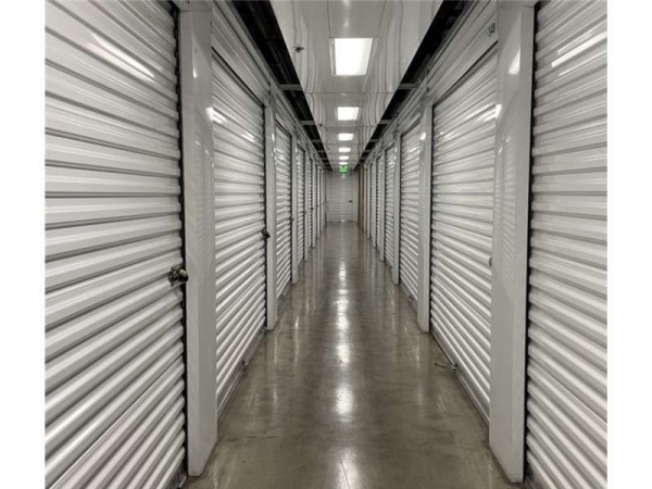 Facility photo: //images.sparefoot.com/medium/23234969943296be513.jpg