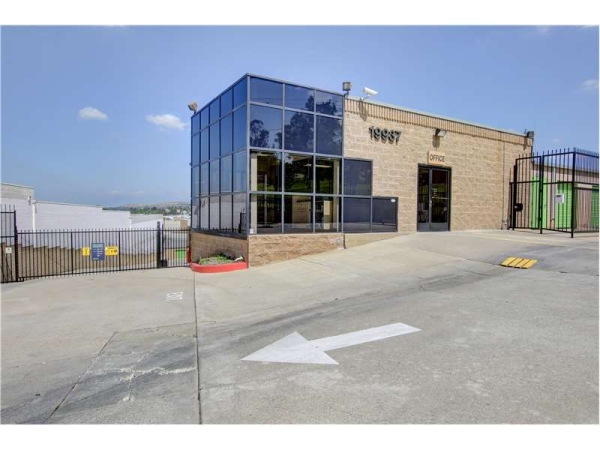 Facility photo: //images.sparefoot.com/medium/23235369943290c53bd.jpg