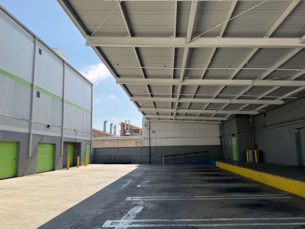 Facility photo: //images.sparefoot.com/medium/23235469943304c10a4.jpg