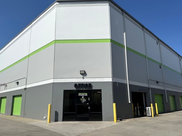 Facility photo: //images.sparefoot.com/medium/23235469943307078ac.jpg