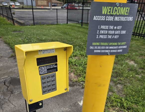 Facility photo: //images.sparefoot.com/medium/2323656a3bc7db2132f.jpg