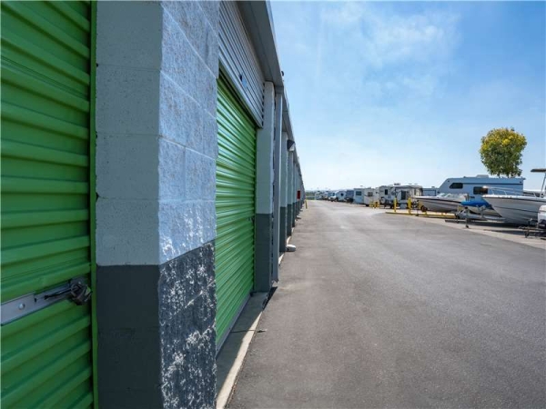 Facility photo: //images.sparefoot.com/medium/232368699432b256af8.jpg