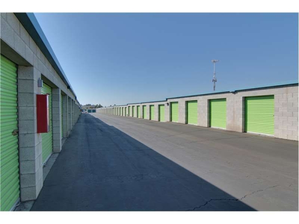 Facility photo: //images.sparefoot.com/medium/2323706994332edb370.jpg