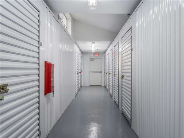 Storage Units at Extra Space Storage - 0307 - Troy - Coolidge Hwy - 1150 Coolidge Highway