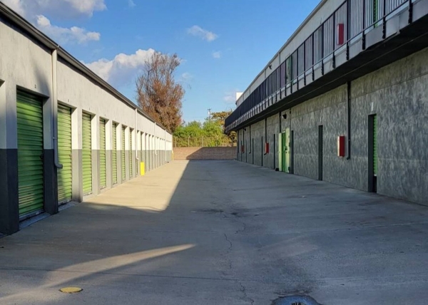 Facility photo: //images.sparefoot.com/medium/23238669943323c9d46.jpg