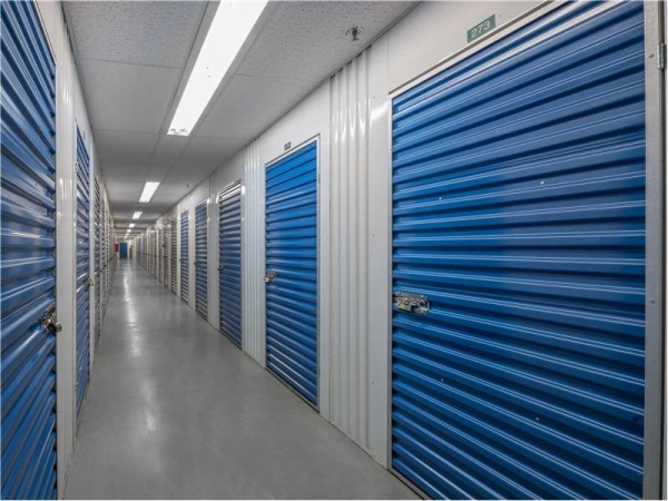 Facility photo: //images.sparefoot.com/medium/23239769943317939d4.jpg