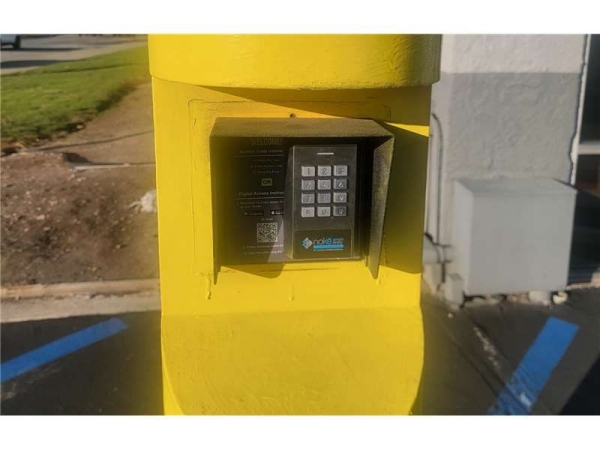 Facility photo: //images.sparefoot.com/medium/232403699433c46ef2f.jpg