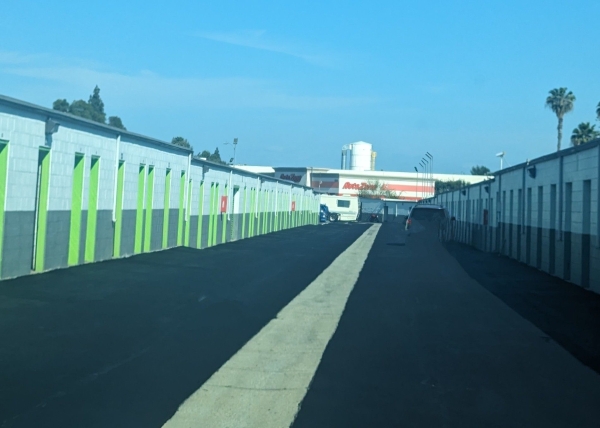 Facility photo: //images.sparefoot.com/medium/232404699433c8e27e3.jpg