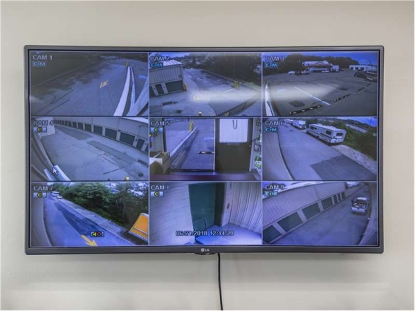 Facility photo: //images.sparefoot.com/medium/232428699433b5560a8.jpg