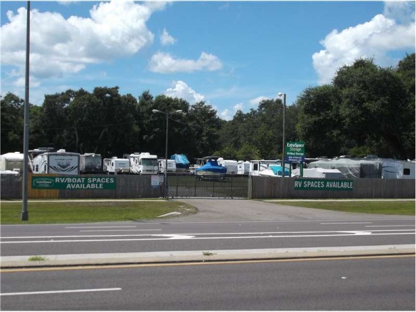 Facility photo: //images.sparefoot.com/medium/23243264e022be8d6c0.jpg