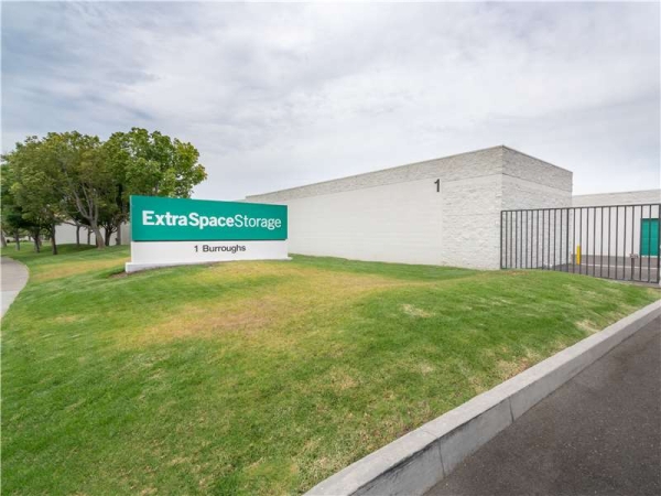 Facility photo: //images.sparefoot.com/medium/23244664e02419a392c.jpg