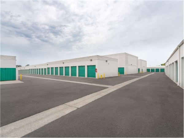 Facility photo: //images.sparefoot.com/medium/232446699433cf1eb76.jpg