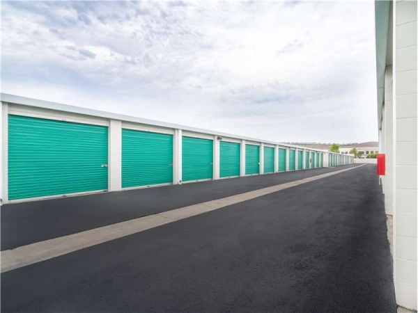 Facility photo: //images.sparefoot.com/medium/232447699433bbe201c.jpg