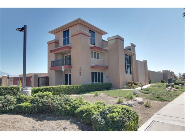 Facility photo: //images.sparefoot.com/medium/232450699433da8e86f.jpg