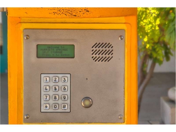 Facility photo: //images.sparefoot.com/medium/232452699433be7179c.jpg