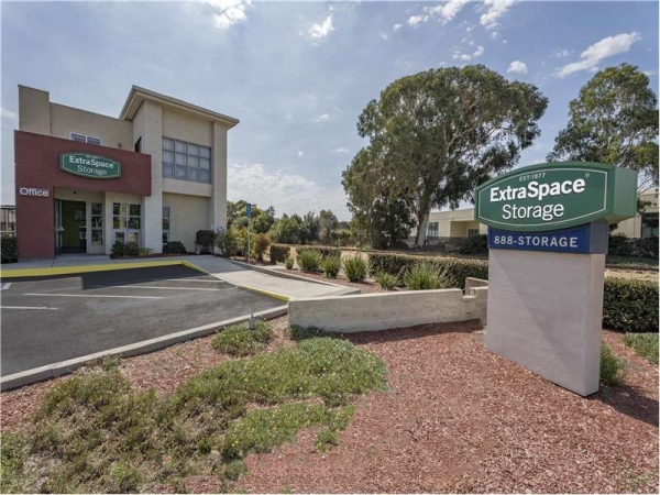 Facility photo: //images.sparefoot.com/medium/2324546994339e28d21.jpg